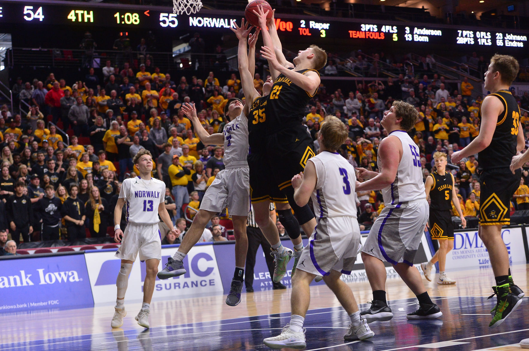 State BBall Clear Lake vs. Norwalk 27